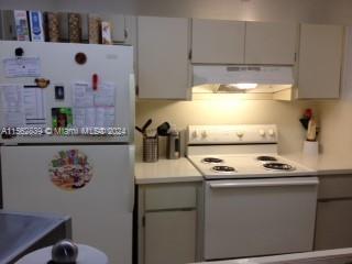 8160 Geneva Ct 206, Doral, Flórida 33166, Estados Unidos