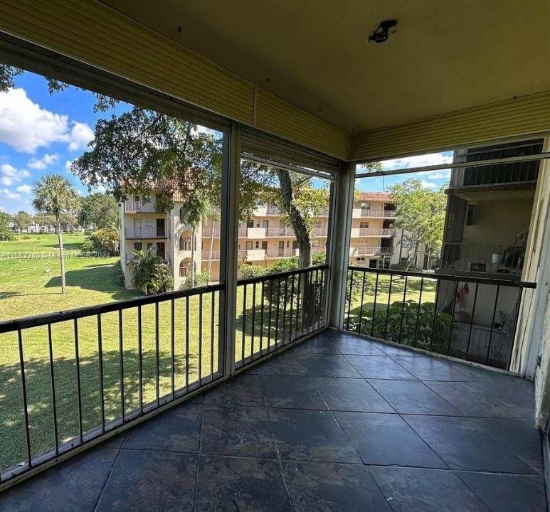 6201 N Falls Cir Dr 304, Lauderhill, Florida 33319, Stati Uniti