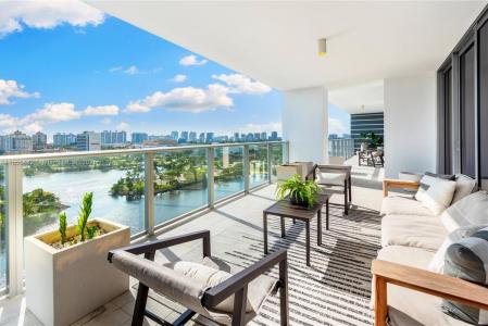 1180 N Federal Hwy 1204, Fort Lauderdale, Florida 33304, USA