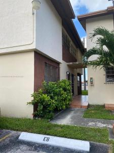 10 SW 108th Ave E8, Sweetwater, Florida 33174, USA