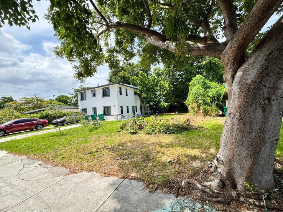 1841 NW 70th St, Miami, 佛罗里达州 33147, 美国