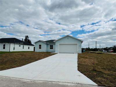 426 Mercedes Ct, Lehigh Acres, Florida 33972, USA
