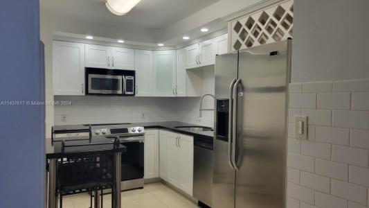 20100 W Country Club Dr 404, Aventura, Florida 33180, USA