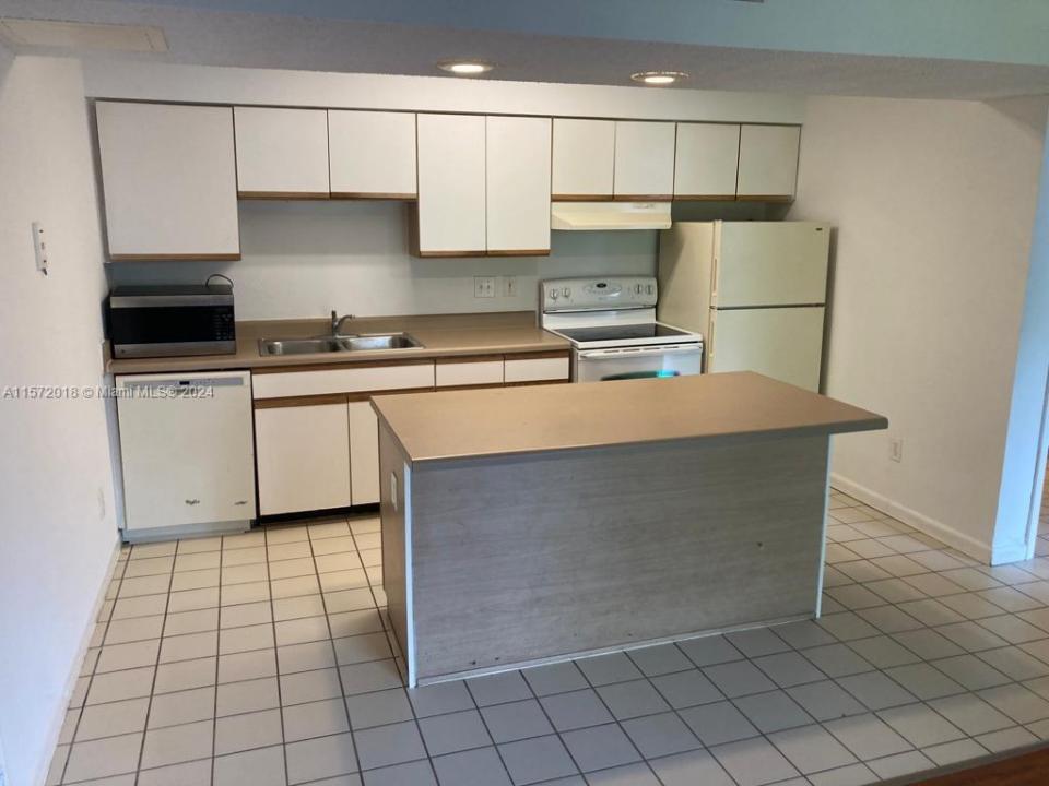 3985 W Mcnab Rd A111, Pompano Beach, Floride 33069, États-Unis