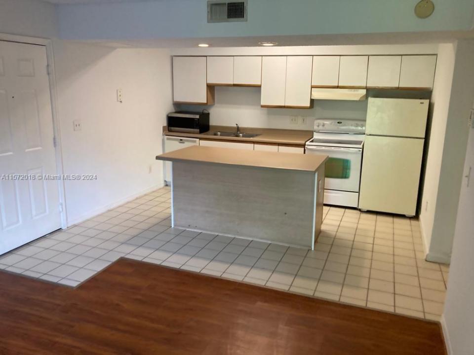 3985 W Mcnab Rd A111, Pompano Beach, Floride 33069, États-Unis
