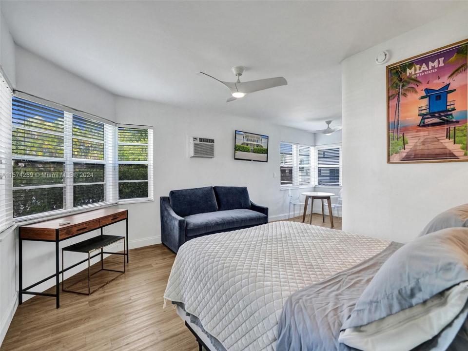 7143 Bonita Dr 1-4, Miami Beach, Floryda 33141, USA