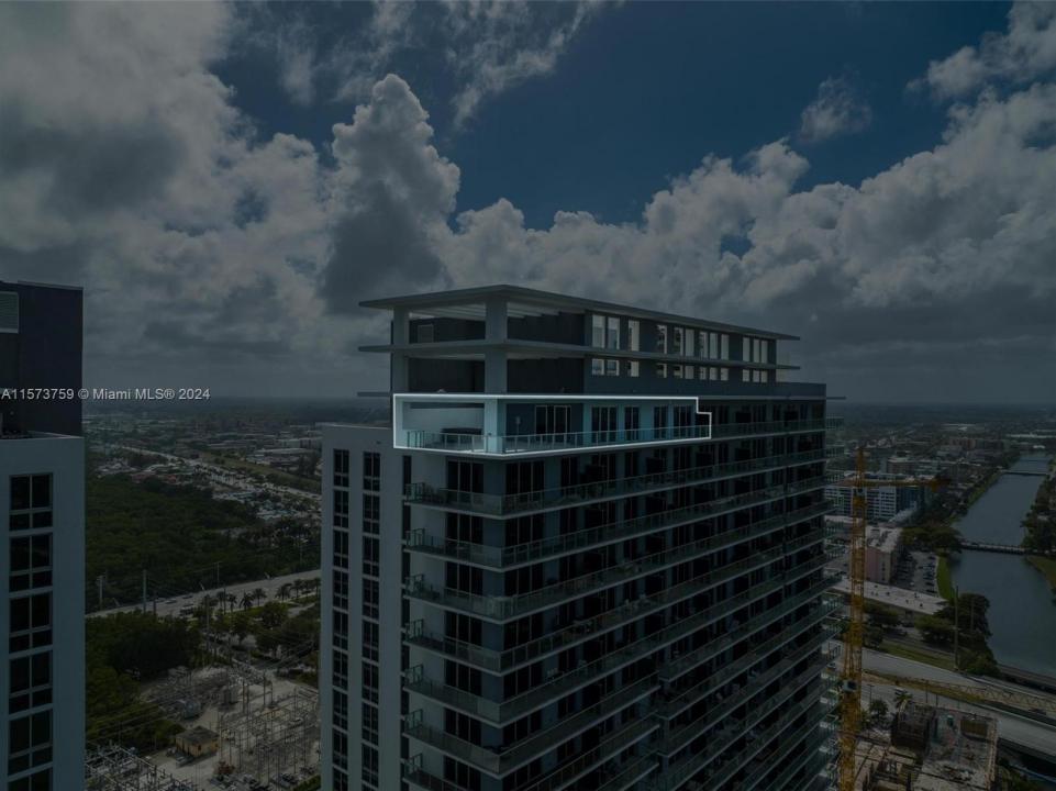 16385 Biscayne Blvd PH4, North Miami Beach, Flórida 33160, Estados Unidos