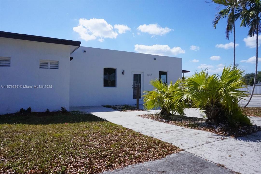 5232 Pembroke Rd, West Park, Florida 33021