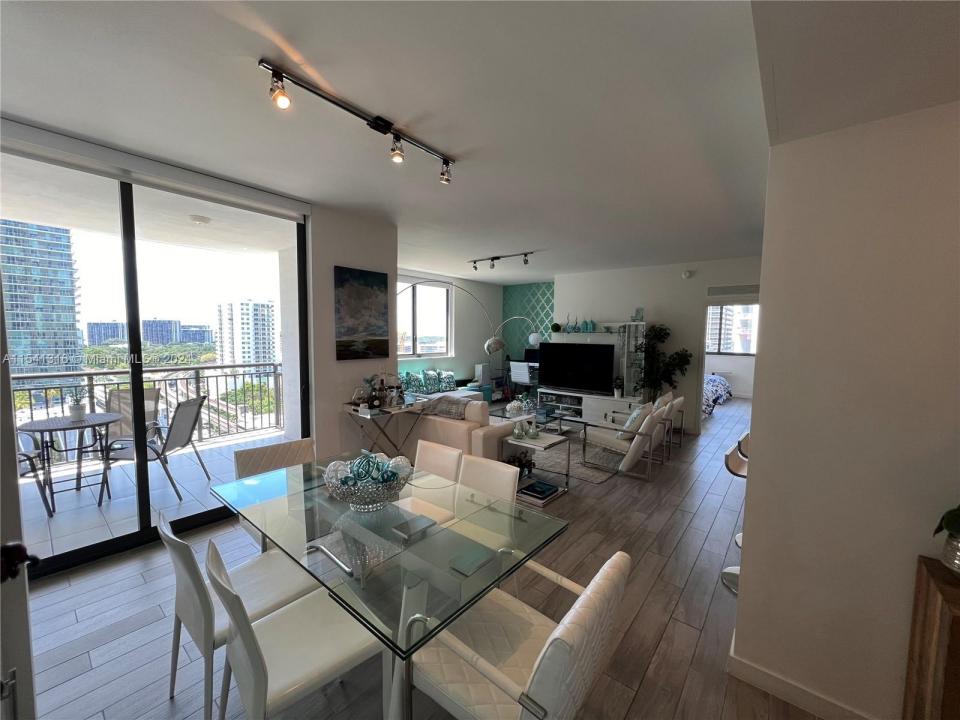 999 SW 1st Ave 1504, Miami, 佛羅里達州 33130, 美國