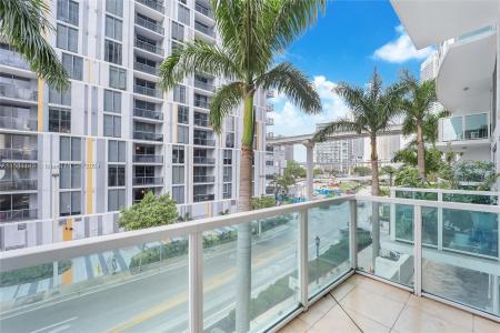 41 SE 5th St 304, Miami, Florida 33131, USA