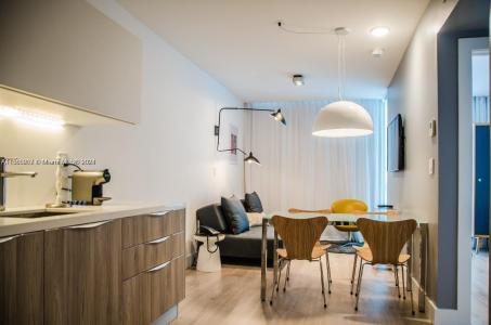 1215 West Ave 310, Miami Beach, Florida 33139, USA