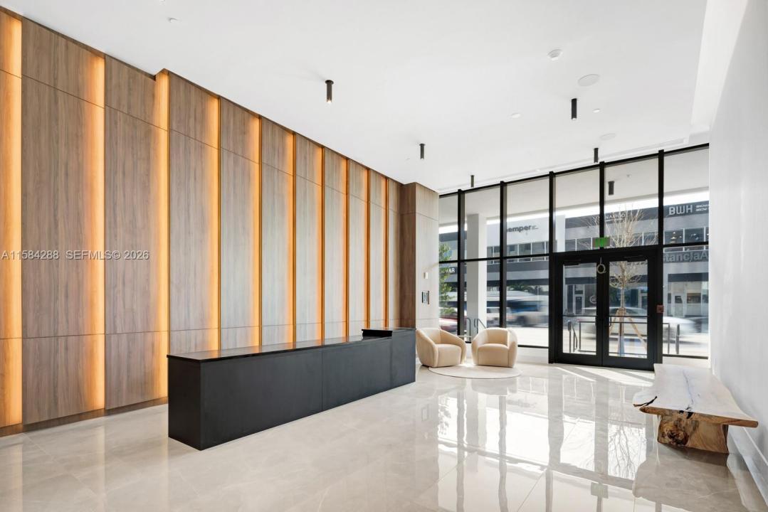 800 N Federal Hwy 806, Hallandale Beach, Florida 33009, USA