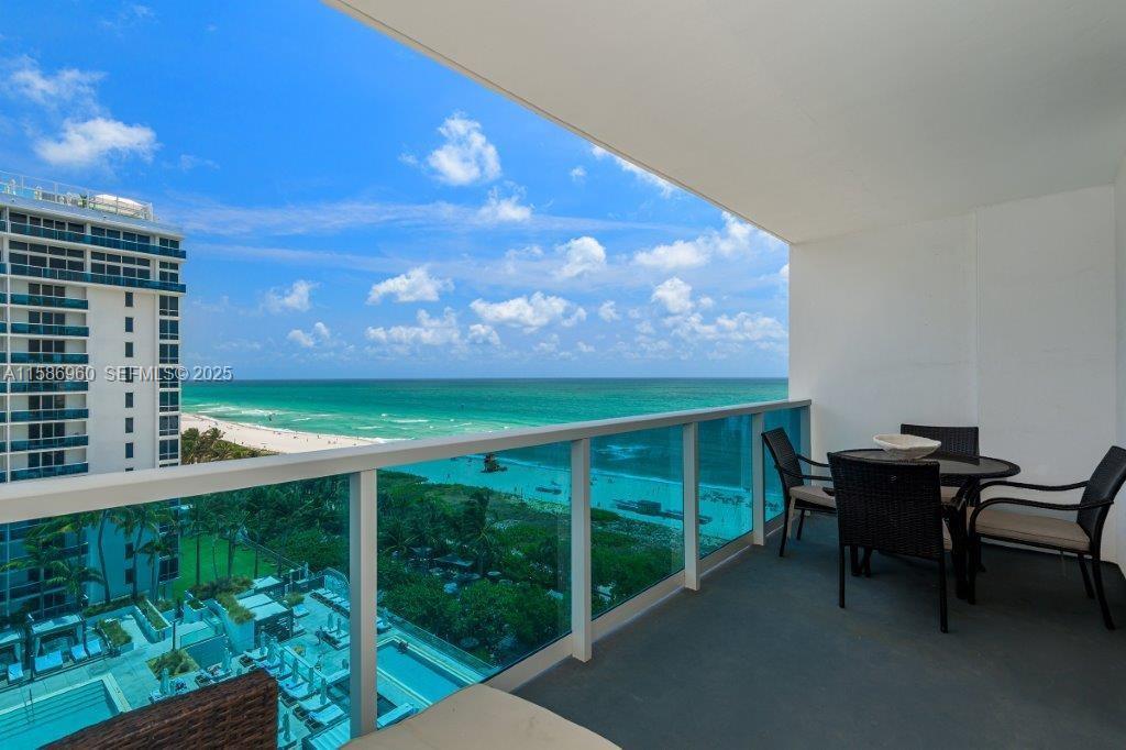 2301 Collins Ave 1111, Miami Beach, Florida 33139, USA