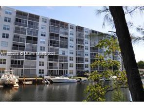 3660 NE 166th St 611, North Miami Beach, Florida 33160, USA