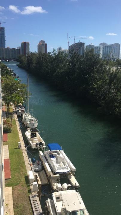 3660 NE 166th St 611, North Miami Beach, Florida 33160