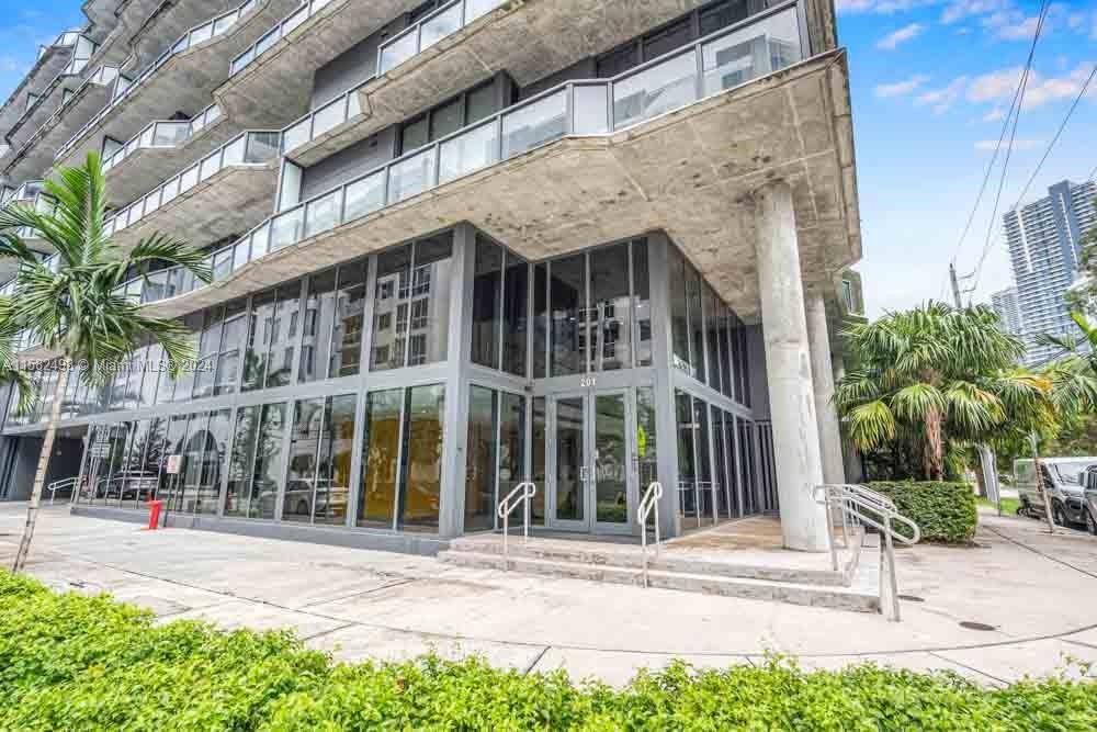 201 SW 17th Rd 302, Miami, Florida 33129