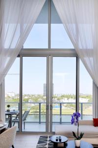 4010 S Ocean Dr R504, Hollywood, Florida 33019, USA