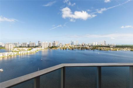 17301 Biscayne Blvd L-PH-10, North Miami Beach, Florida 33160, USA
