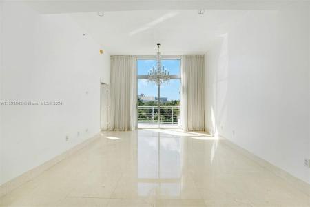 2001 Meridian Ave 516, Miami Beach, Florida 33139, USA