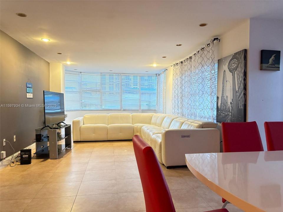 1965 S Ocean Dr 2F, Hallandale Beach, Floride 33009, États-Unis