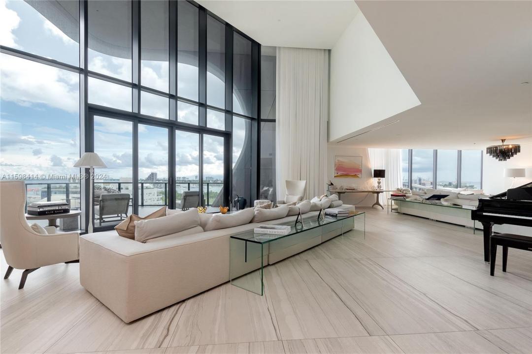 1000 Biscayne Blvd TH-1002, Miami, Florida 33132