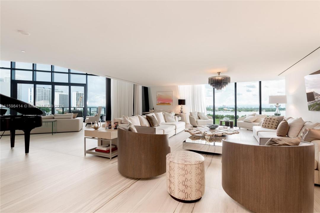 1000 Biscayne Blvd TH-1002, Miami, Florida 33132