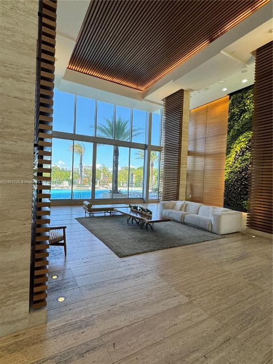 16385 Biscayne Blvd 2421, North Miami Beach, Florida 33160