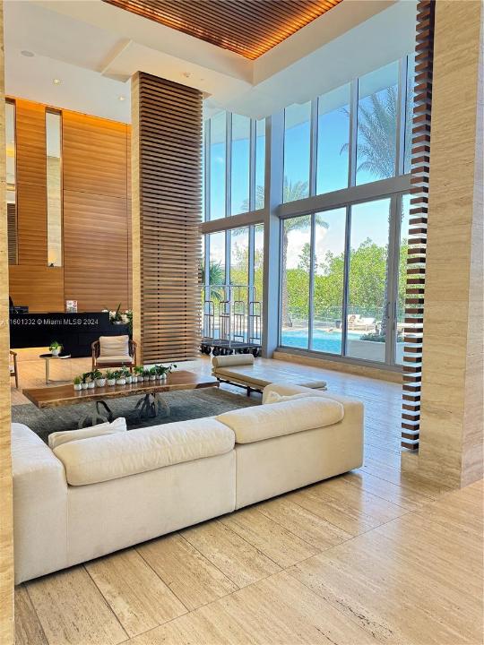 16385 Biscayne Blvd 2421, North Miami Beach, Florida 33160