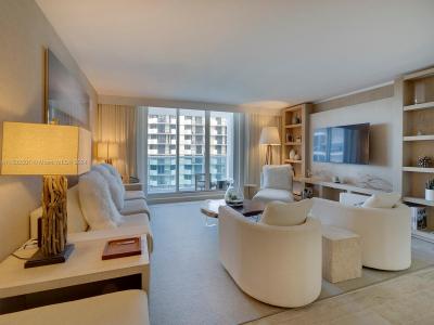 102 24 ST 1207, Miami Beach, Florida 33139, USA