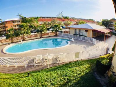 11855 NE 19th Dr 1, North Miami, Florida 33181, USA
