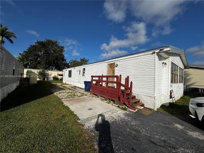 35250 SW 177 ct unit 136, Homestead, Florida 33034, USA