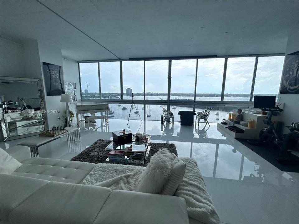 7934 West Dr 904, North Bay Village, Florida 33141, Stati Uniti