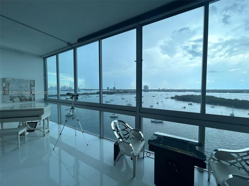 7934 West Dr 904, North Bay Village, Florida 33141, Stati Uniti