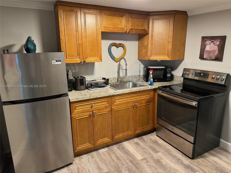 65 NE 24TH ST 61 B, Wilton Manors, פלורידה 33305, ארצות הברית של אמריקה 