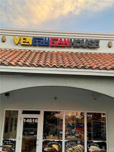 14616 SW 8th St, Miami, Florida 33184, USA