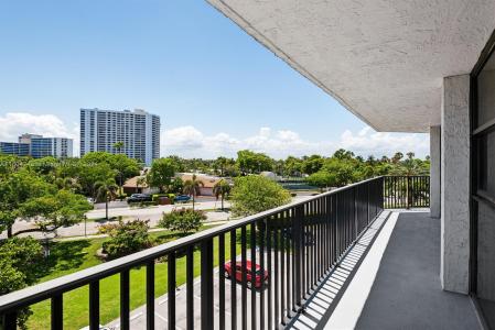 400 Leslie Dr 409, Hallandale Beach, Florida 33009, USA