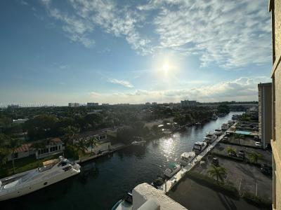 2000 NE 135th St 1004, North Miami, Florida 33181, USA