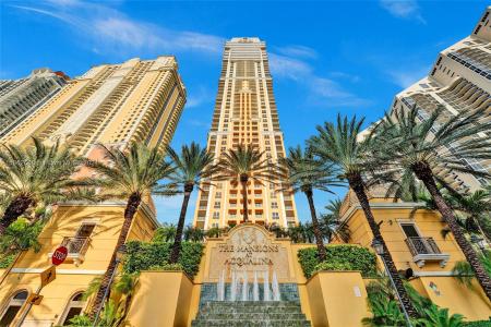 17749 Collins Ave 1402, Sunny Isles Beach, Florida 33160, USA