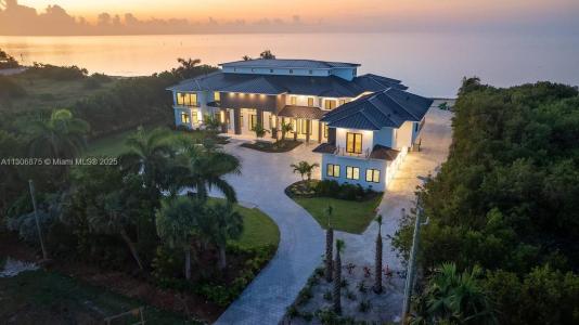 2405 Coco Plum Dr, Marathon, Floryda 33050, USA