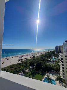 100 Lincoln Rd 1244, Miami Beach, Florida 33139, USA