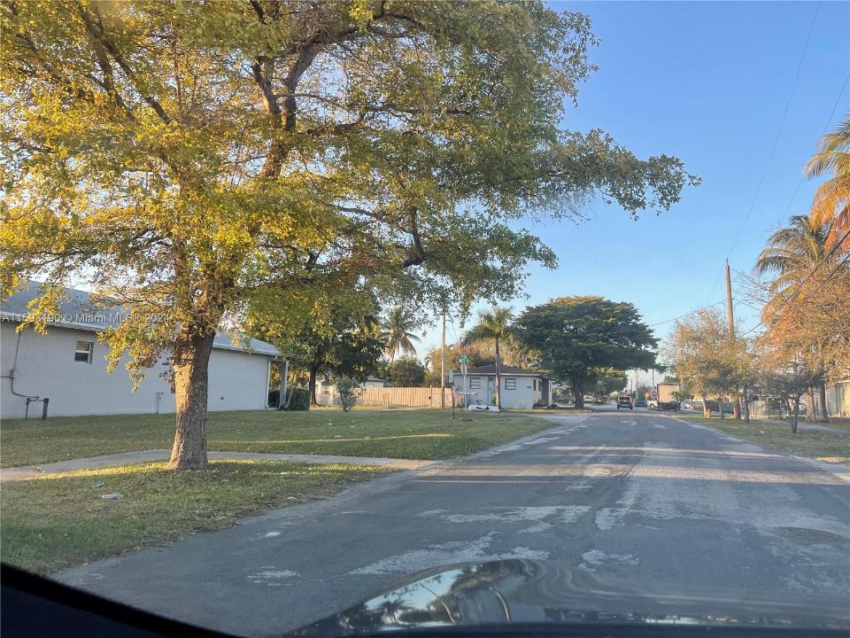6 Nw Ave, Hallandale Beach, Florida 33009