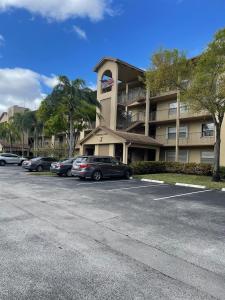 12701 SW 14th St 210J, Pembroke Pines, Florida 33027, USA