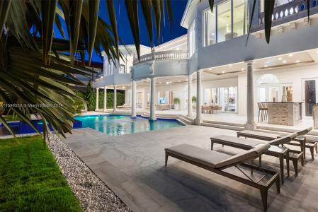 630 Golden Beach Dr, Golden Beach, Floride 33160, États-Unis
