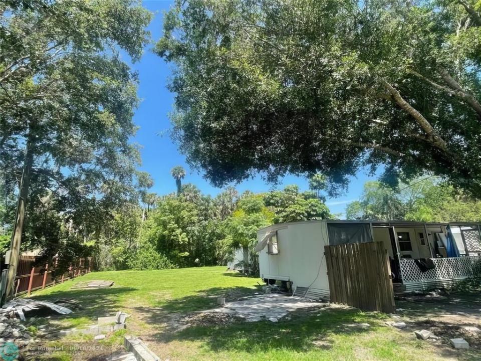 3971 HWY 441, Okeechobee, Florida 34974