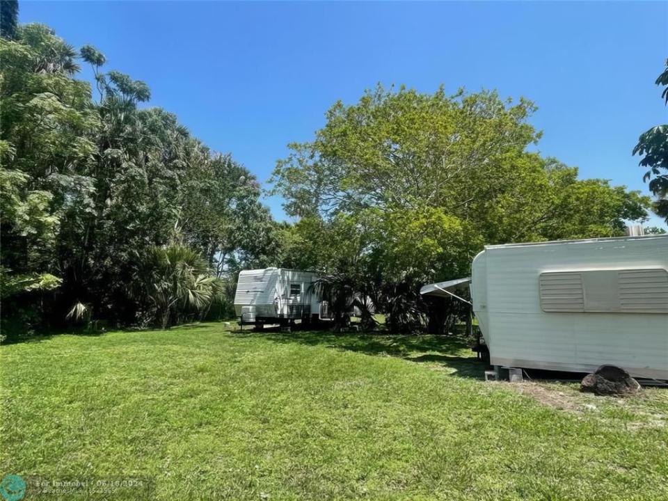 3971 HWY 441, Okeechobee, Florida 34974