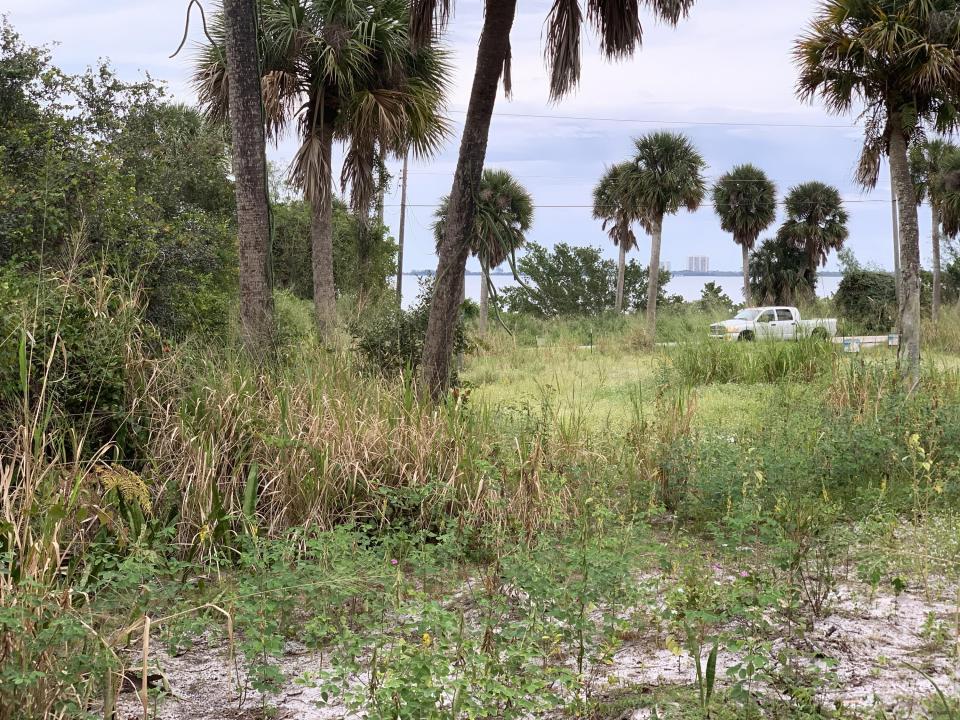 10609 S Indian River S Drive E, Fort Pierce, Florida 34982