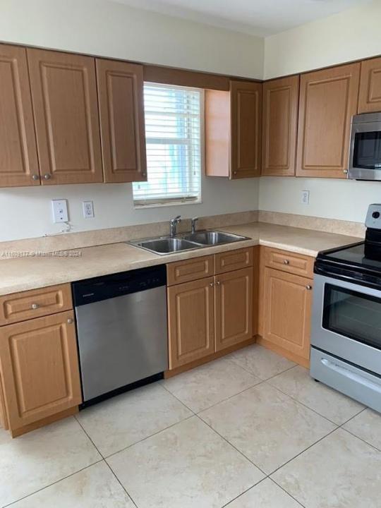 2200 Taylor St 202, Hollywood, Florida 33020, Amerika Birleşik Devletleri