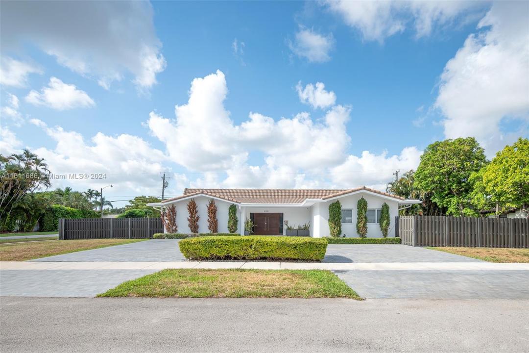 2120 NE 204th St, Miami, Florida 33179