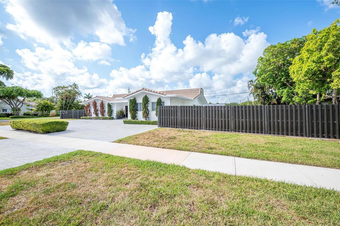 2120 NE 204th St, Miami, Florida 33179