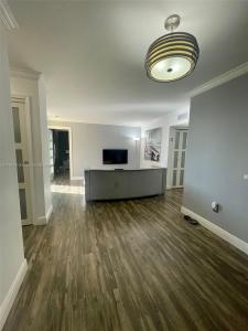 11800 SW 18th St 131-4, Miami, Florida 33175, USA